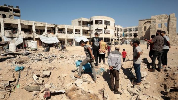 عشرات الشهداء بقصف إسرائيلي لنازحين ومنازل.. وانتشار مرض جلدي بين أطفال غزة