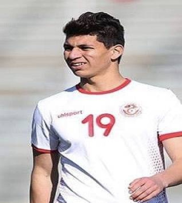 البسيتين يتعاقد مع توانسه ومغربي وغاني !