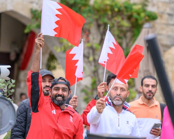 خطف الأنظار بالزي العربي.. والجمعة الفحص البيطري.. الفريق الملكي يشارك في افتتاح بطولة العالم للقدرة بفرنسا