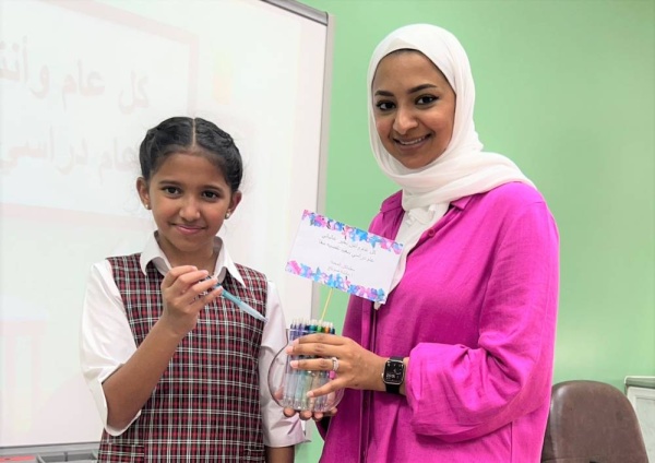 ما هي خطة المعلمة عائشة صويلح لتطوير دروس الرياضيات؟