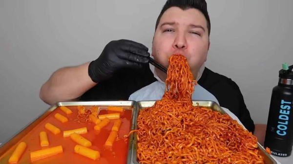 أشهر يوتيوبر يصدم متابعيه بخسارة أكثر من 100 كيلوغرام