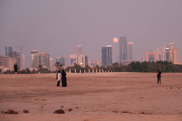 آل عصفور ينظم أمسية فلكية لرصد &ldquo;قمر الصيادين العملاق" بقلعة البحرين