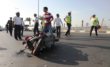 وفاة شاب في الصخير نتيجة حادث بين دراجة نارية وشاحنة (صور)