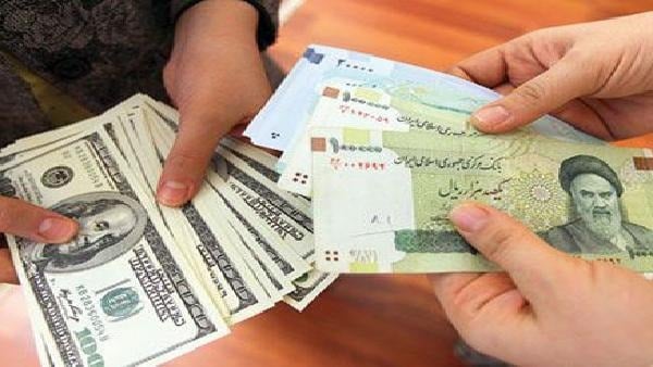 البنك المركزي الإيراني يخفض سعر الصرف الرسمي للريال