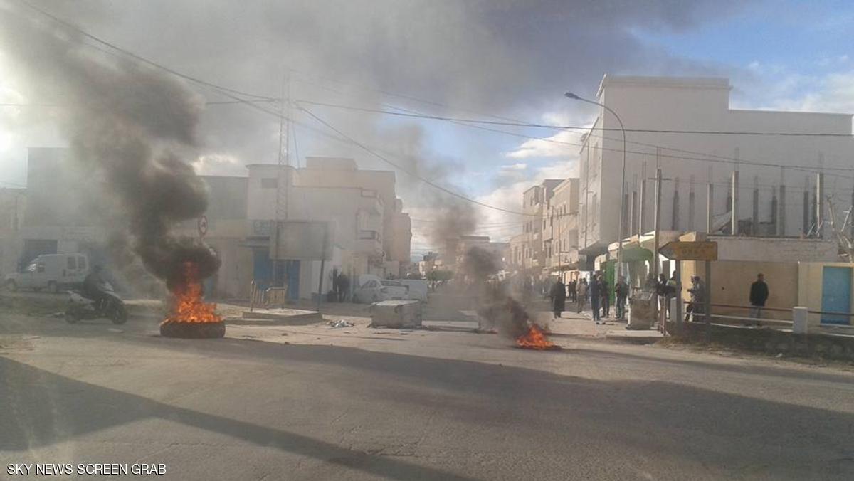 حظرالتجول في القصرين  بتونس بعد مواجهات