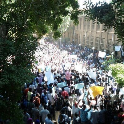 ملامح ثورة في السودان والتظاهرات ضد الحكومة تتسع