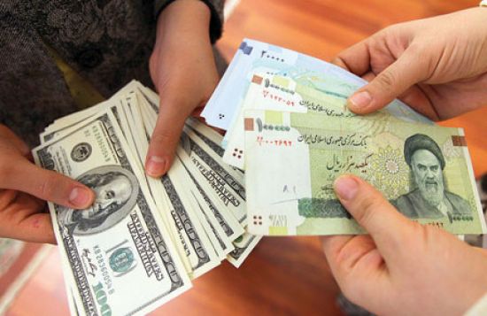 الريال الإيراني يخسر 17% من سعره في يوم ويصل إلى أدنى مستوياته