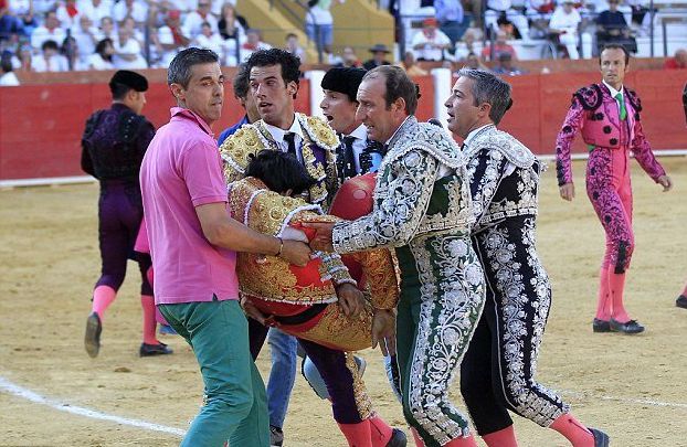 ثور يقضي على مصارع في اسبانيا