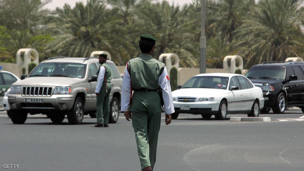 أرادت الانتحار.. فكادت تقتل رجلا سقطت فوقه