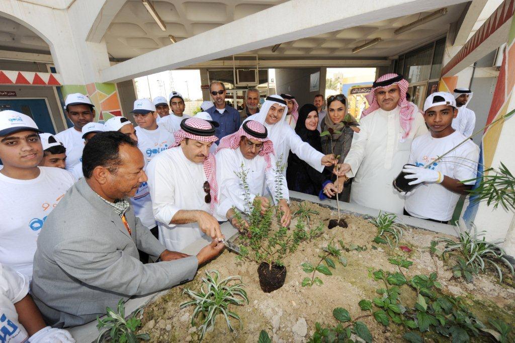 محمد بن أحمد : العاصمة تواصل حملاتها لتعزيز الثقافة البيئية