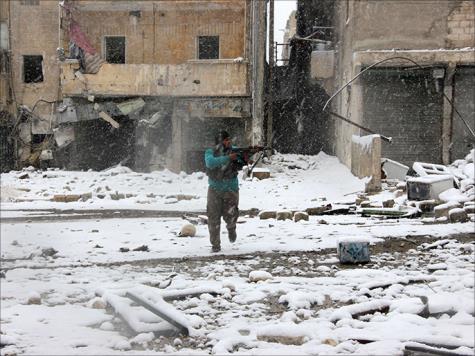 معارك بحلب وعدرا وتجدد القصف بمدن سورية