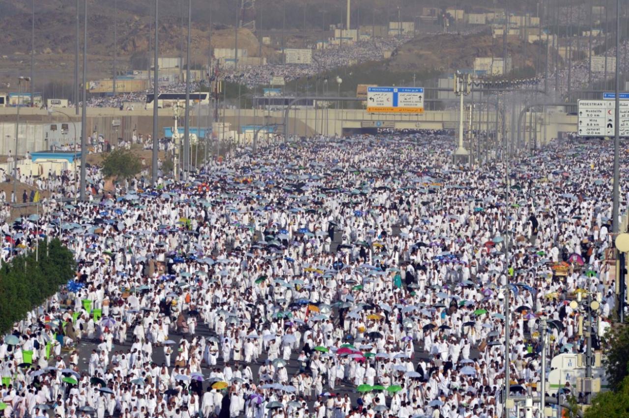 تصعيد إيراني مبكر قبل الحج وطهران قد تمنع حجاجها