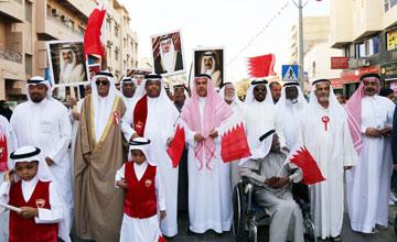 محافظ العاصمة يشارك أهالي أم الحصم احتفاليتهم بالعيد الوطني وعيد الجلوس