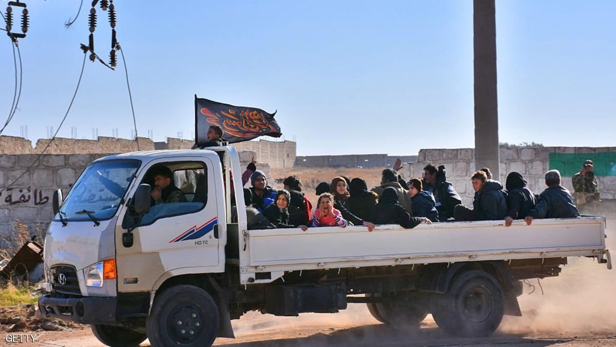 المئات يفرون من شرق حلب مع تقدم الجيش السوري