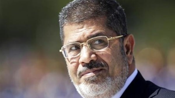 مرسي يوقع قانون الصكوك لإنقاذ اقتصاد مصر المتعثر