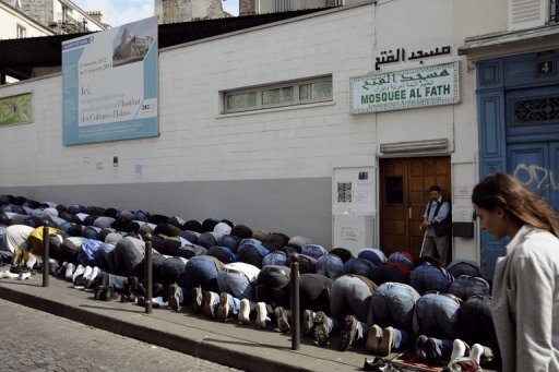 مسلمو فرنسا يطالبون بإعلان رسمي ضد كراهية الاسلام