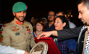 ناصر بن حمد: البحرين تعتز بالجاليات الأجنبية التي تساهم في مسيرة البناء والنهضة