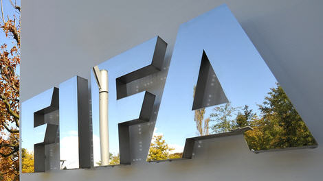 فضائح الـ FIFA: كوكا كولا وماكدونالدز تطلبان من بلاتر بالاستقالة