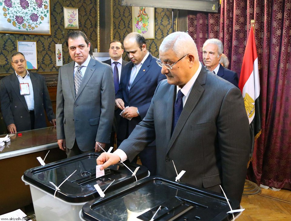 السلطات المصرية تعلن أن نسبة المشاركة في الاستفتاء تجاوزت الـ50%