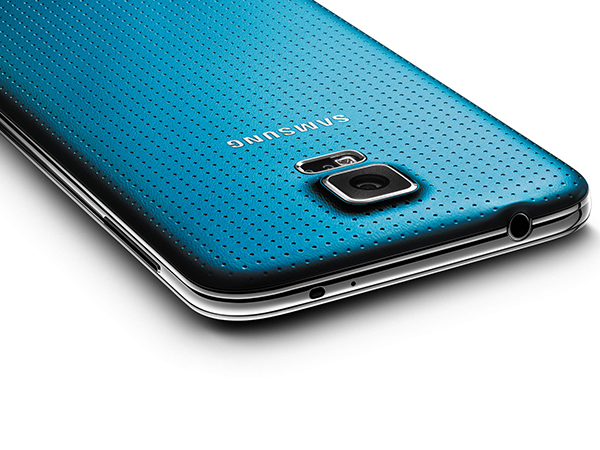 أكثر من 10 أشياء يتميّز بها Galaxy S5 عن iPhone