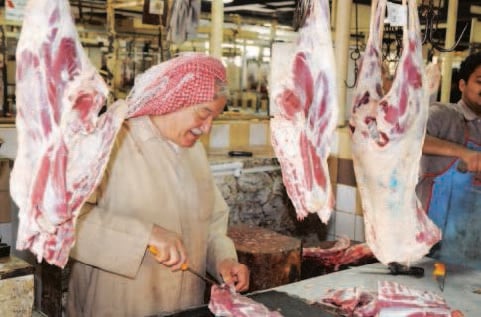 قصابو السـوق المركـزي: المواطنــون لا يرغبــون باللحـــوم المـــبردة