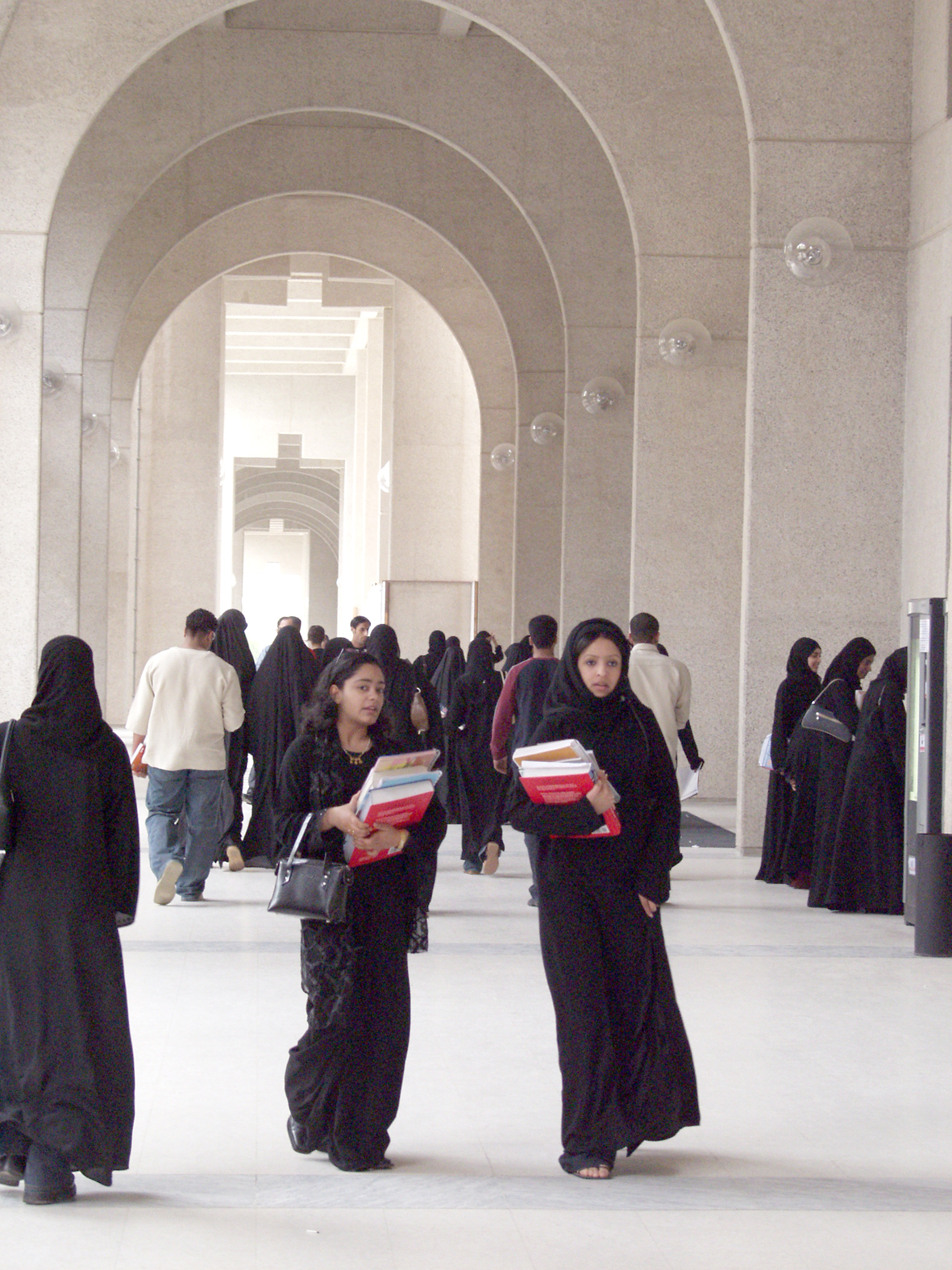 جامعة البحرين تتلقى طلبات الإلتحاق اعتباراً من الغد