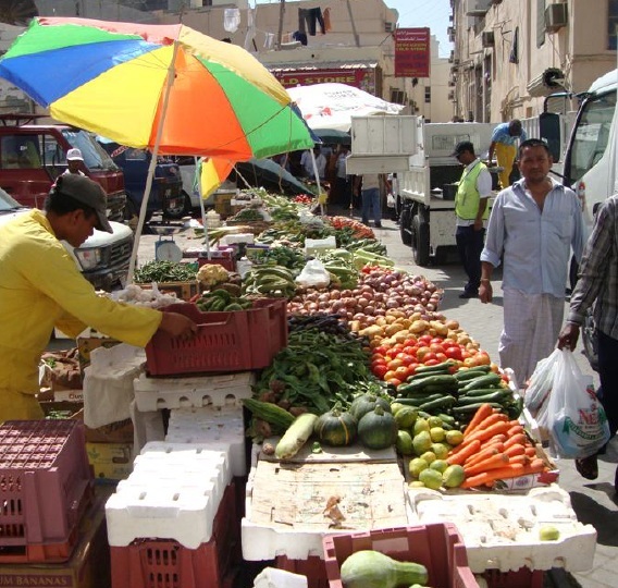 بلدية المنامة تحذر من التعاون مع الباعة الجائلين ومن بضائعهم