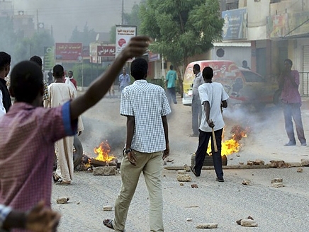 صدامات بين الشرطة ومتظاهرين في السودان