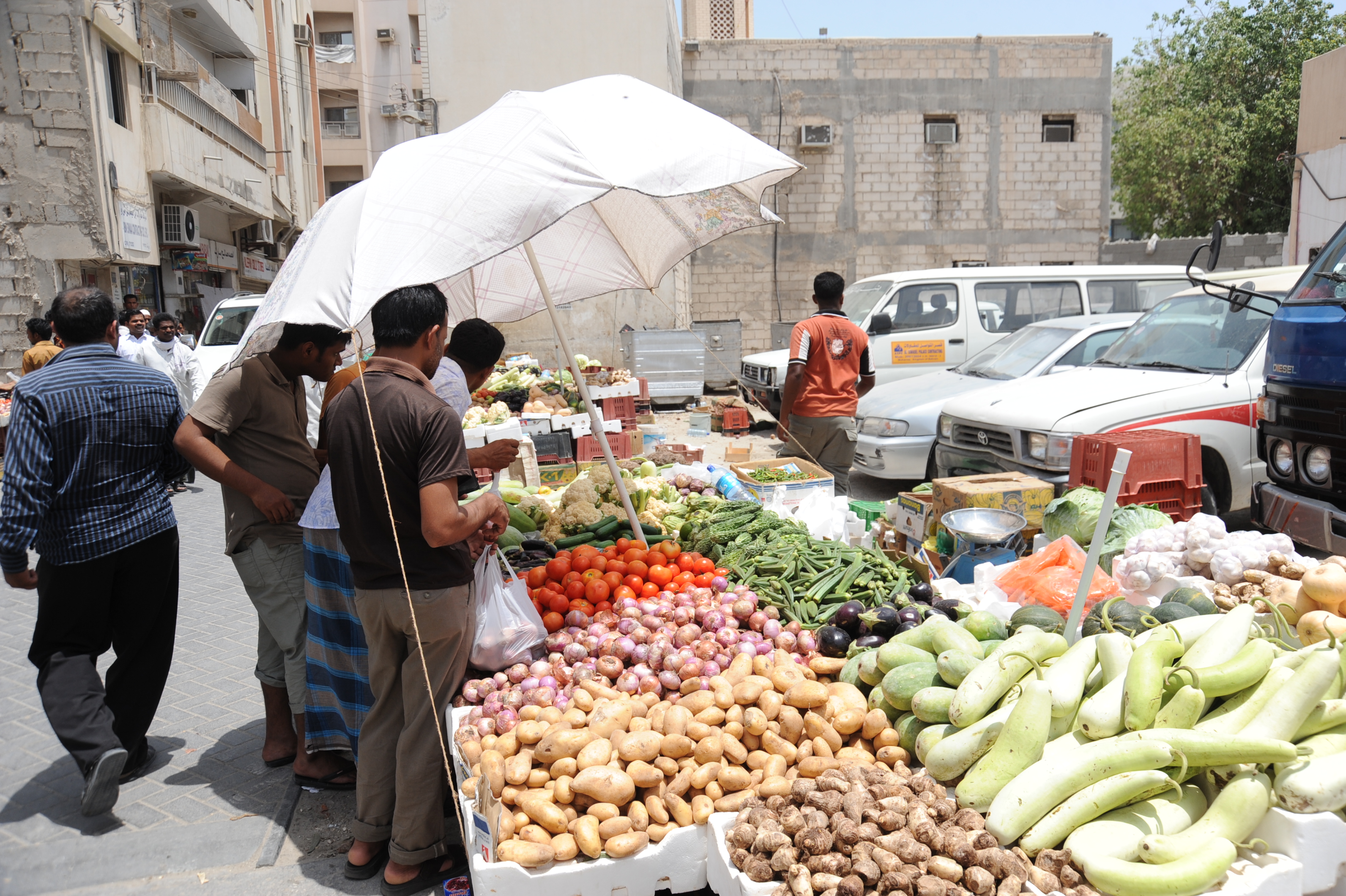 بلدية المنامة: إزالة 115 فرشة للباعة الجائلين منذ بداية رمضان