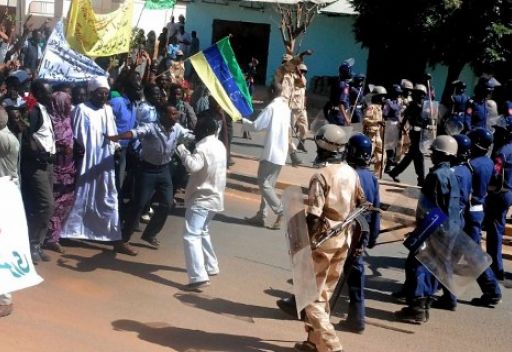 آلاف المتظاهرين السودانيين يطالبون بإسقاط البشير