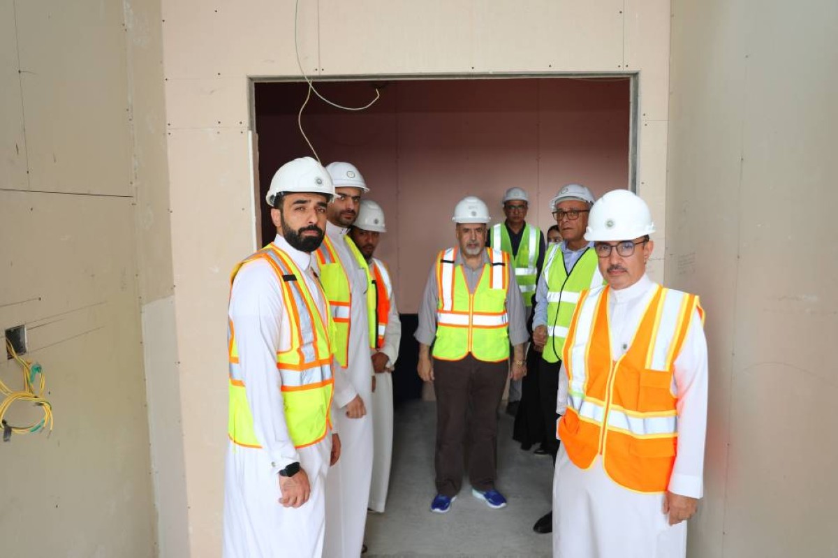 جامعة الخليج العربي والصندوق السعودي للتنمية يعززان التعاون لإتمام مشروع مدينة الملك عبدالله بن عبدالعزيز الطبية