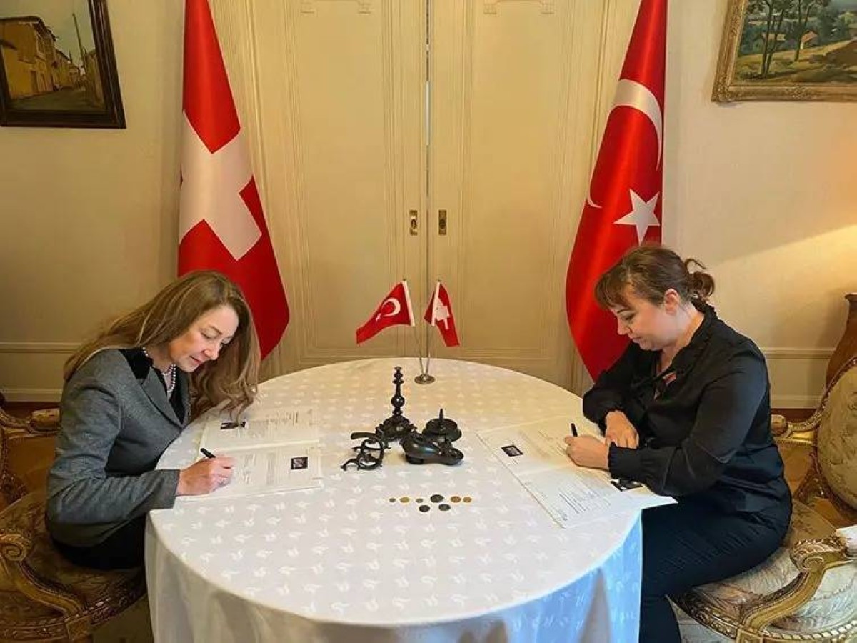 تركيا تسترد &laquo;مصباح علاء الدين&raquo; (صور)