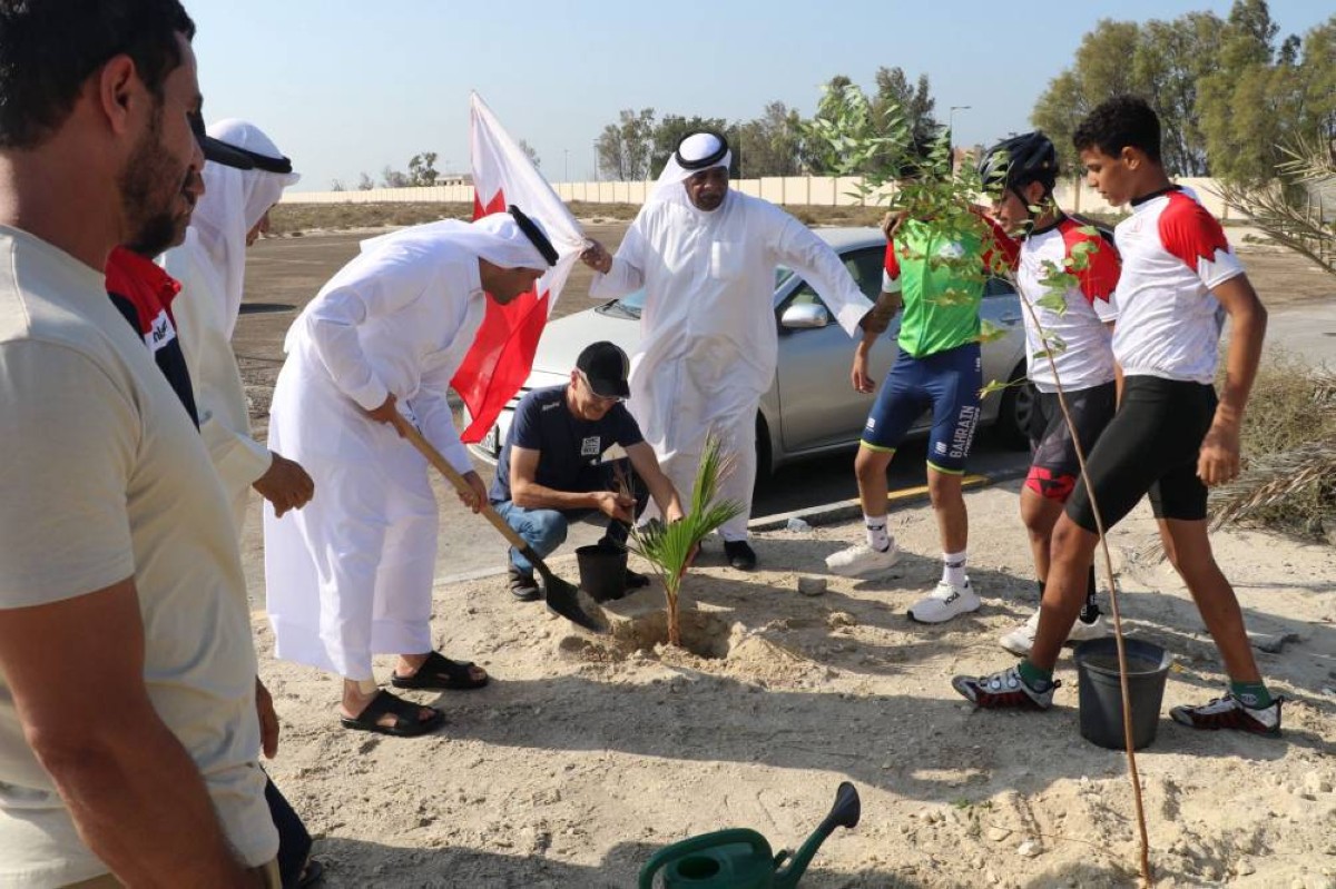 <b>اتحاد الدراجات الهوائية يشارك في مناسبة أسبوع الشجرة</b>