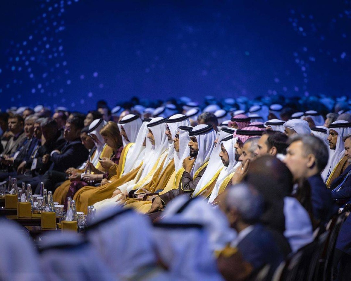 ناصر بن حمد: استثمار الفرص المستقبلية لتحقيق انتقال منظم ومسؤول بقطاع الطاقة