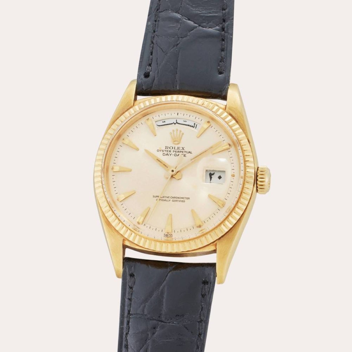 ساعة ذهبية أهداها أنور السادات لجمال عبد الناصر للبيع في مزاد أمريكي