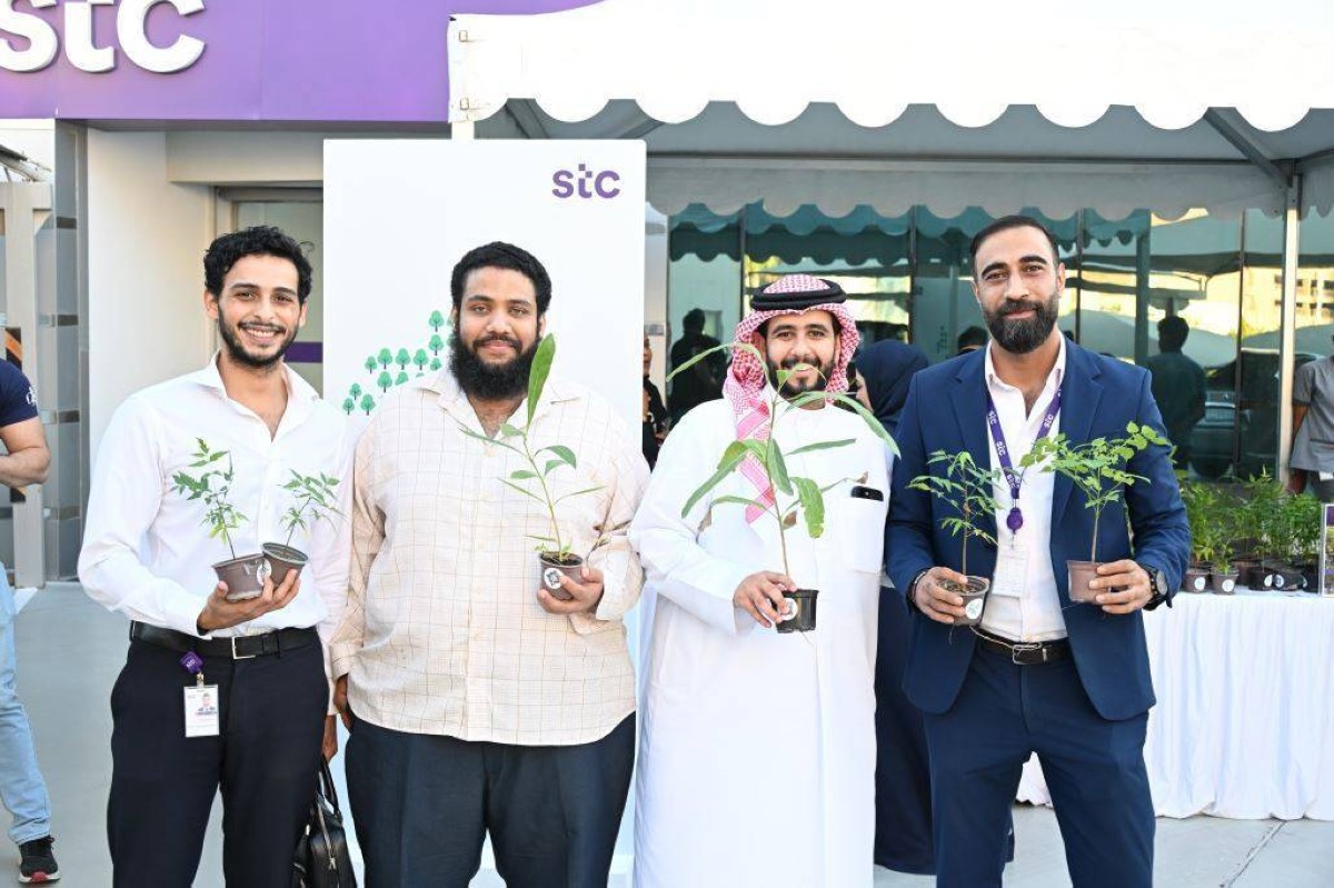 &laquo;stc البحرين&raquo; تعلن عن إتمامها لتشجير مقرها الرئيسي وتنظّم فعالية لتوزيع الشتلات على موظفيها