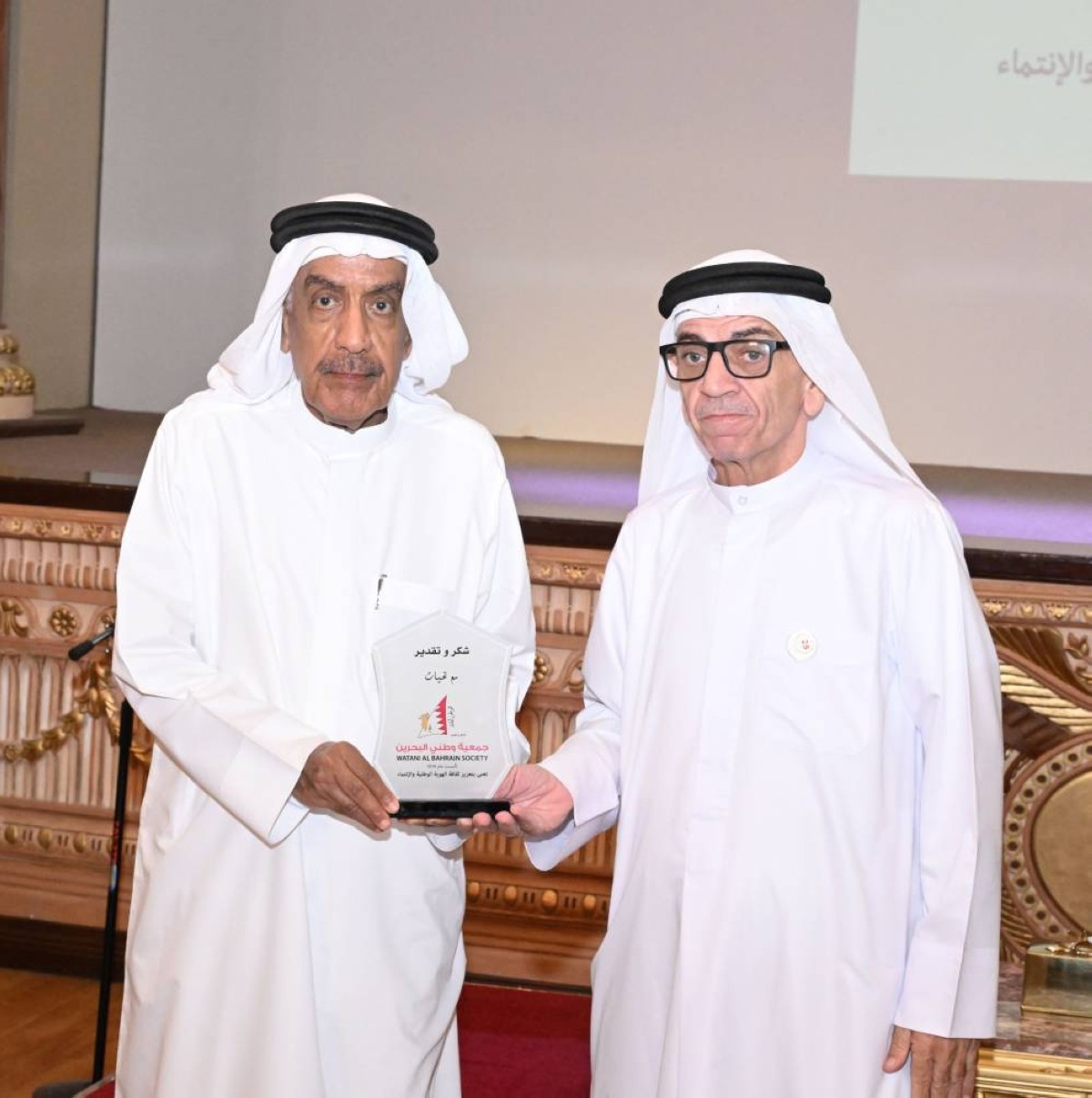 الحمر: الإعلام الوطني ركيزة أساسية في تعزيز ثقافة الهُوية الوطنية والانتماء والفخر للشباب  بوطنهم