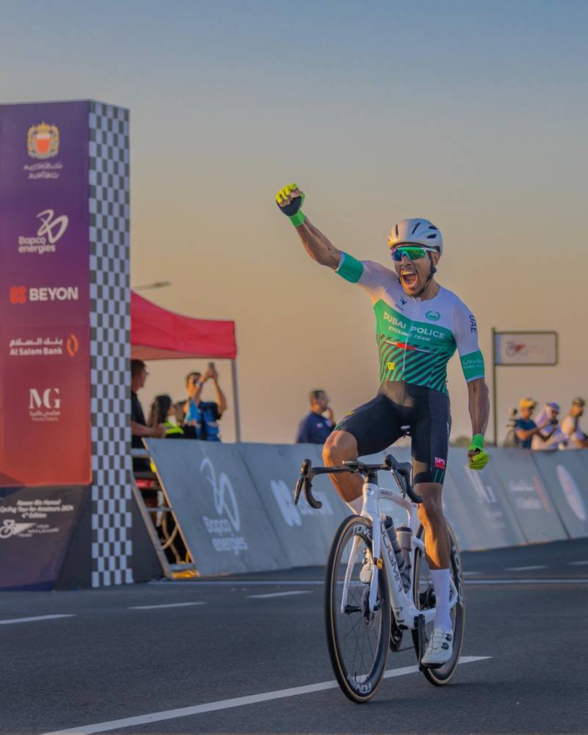 'فيكتوريوس' و'ABH' حافظا على الصدارة.. منافسات قوية بالمرحلة الثانية لطواف ناصر بن حمد للدراجات الهوائية للهواة