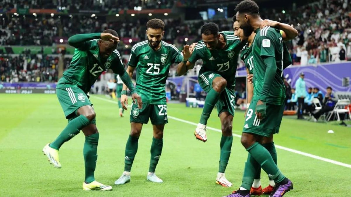 مدرب أستراليا يحذر لاعبيه من قوة المنتخب السعودي