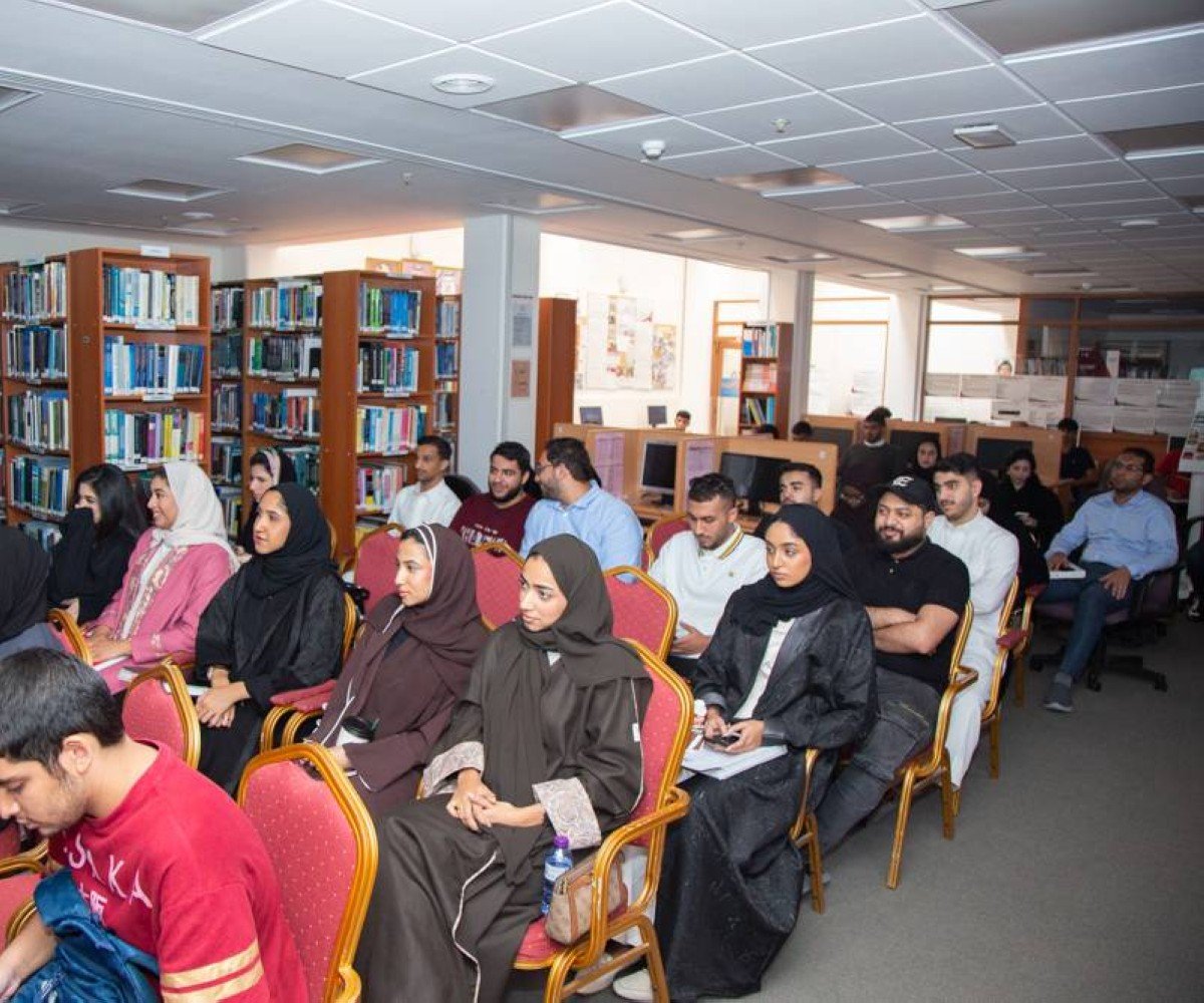 «مكتبة الأهلية» تنظم دورة تدريبية حول استخدام قاعدة بيانات «المنهل» الإلكترونية