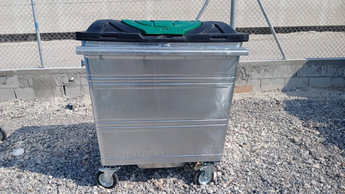 بلدية الشمالية تبدأ بتوزيع واستبدال الحاويات في الدائرة الثانية عشر