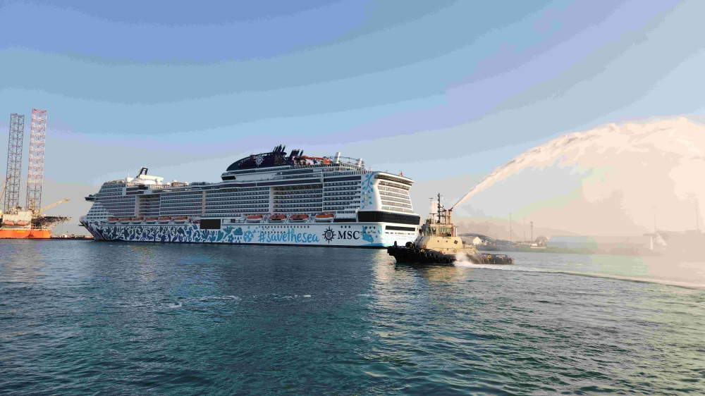 ميناء خليفة بن سلمان يستقبل أول سفينة سياحية للموسم 2024-2025