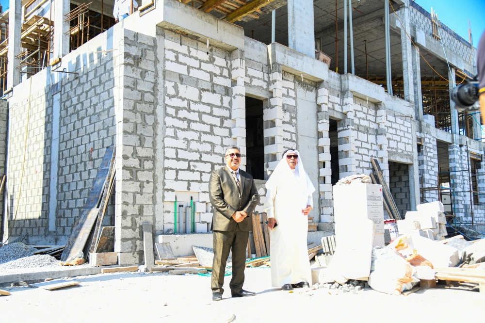 رئيس الأوقاف الجعفرية يطلّع على سير العمل في مشاريع الجوامع والمساجد بمدينة سلمان