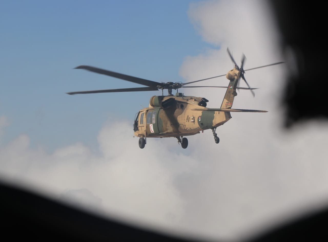 الأردن يسير لأول مرة سرباً من المروحيات المحملة بالمساعدات لقطاع غزة