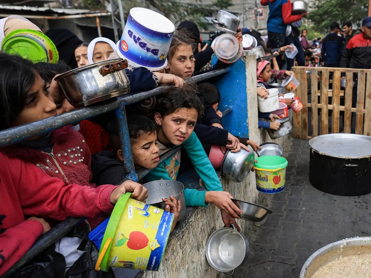 سرقة طعام غزة خلال عصابات سطو تحت أعين الجيش الإسرائيلي