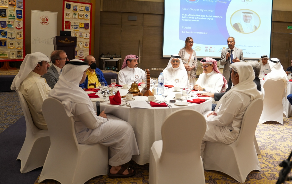 وزير الصناعة والتجارة يُشارك في حفل غداء نظّمه نادي روتاري السلمانية