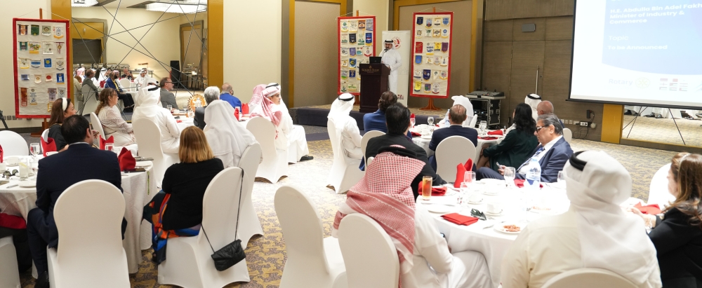 وزير الصناعة والتجارة يُشارك في حفل غداء نظّمه نادي روتاري السلمانية