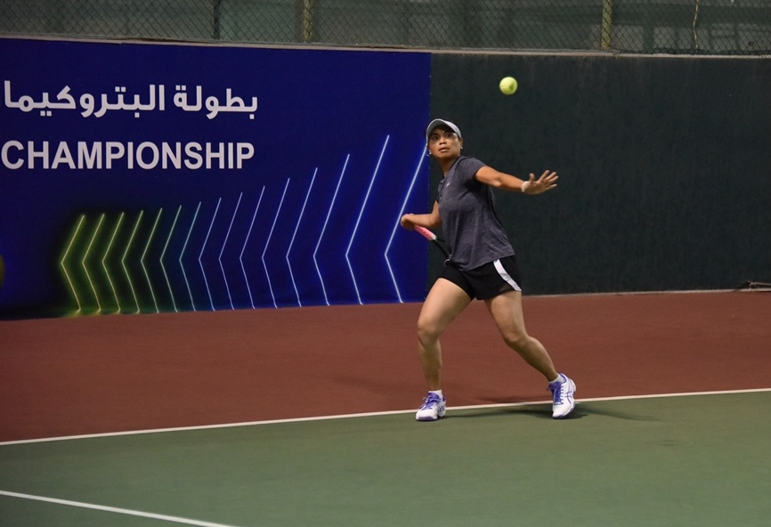 إنطلاق المباريات النهائية لبطولة " جيبك " المفتوحة بنادي البحرين للتنس