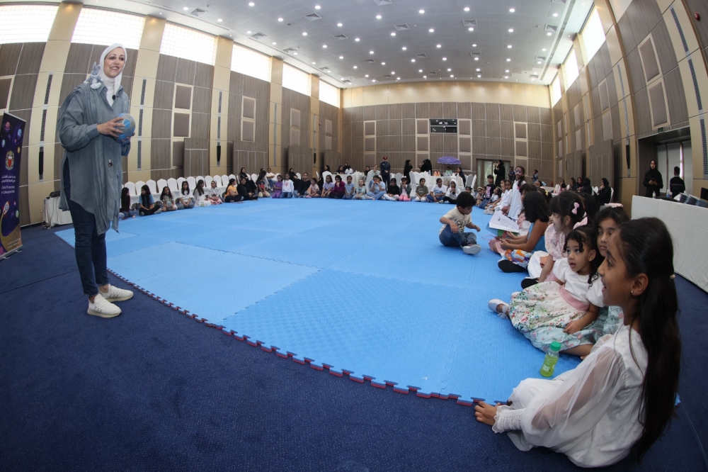 نادي ضباط الأمن العام يقيم فعالية &laquo;قصة ولوحة&raquo; بمناسبة اليوم العالمي للطفل