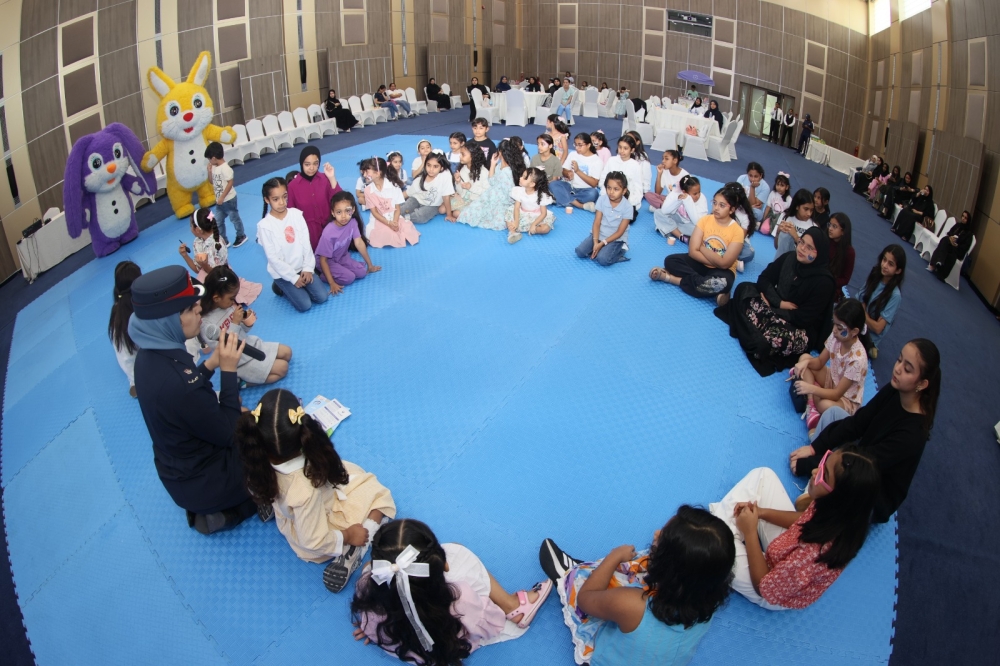 نادي ضباط الأمن العام يقيم فعالية &laquo;قصة ولوحة&raquo; بمناسبة اليوم العالمي للطفل